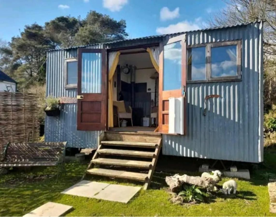 Treguth Glamping Unique Experience - Themed Huts Hotell Saint Day Exteriör bild