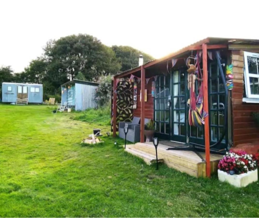 Treguth Glamping Unique Experience - Themed Huts Hotell Saint Day Exteriör bild