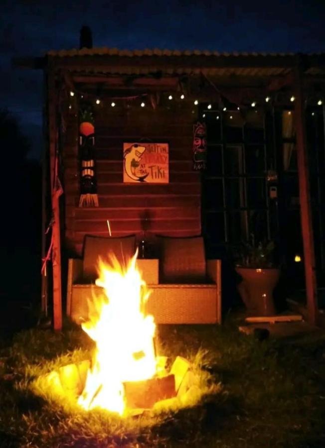 Treguth Glamping Unique Experience - Themed Huts Hotell Saint Day Exteriör bild