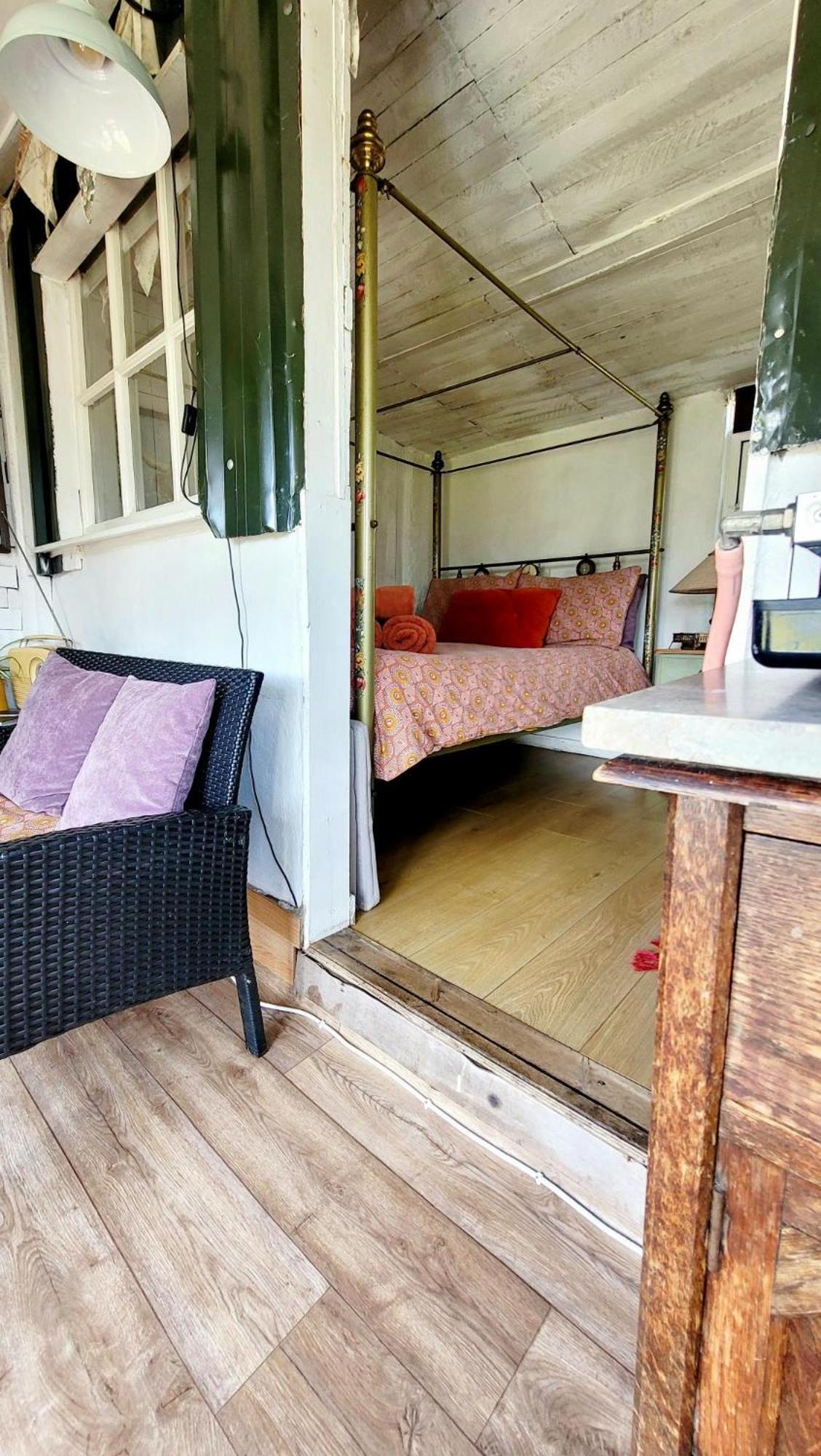 Treguth Glamping Unique Experience - Themed Huts Hotell Saint Day Exteriör bild