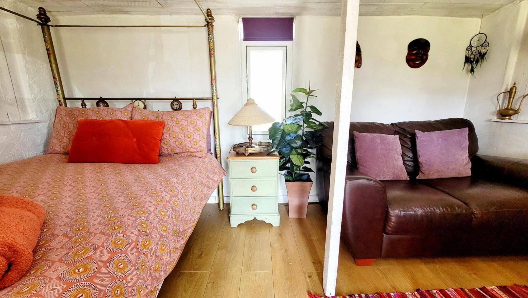 Treguth Glamping Unique Experience - Themed Huts Hotell Saint Day Exteriör bild