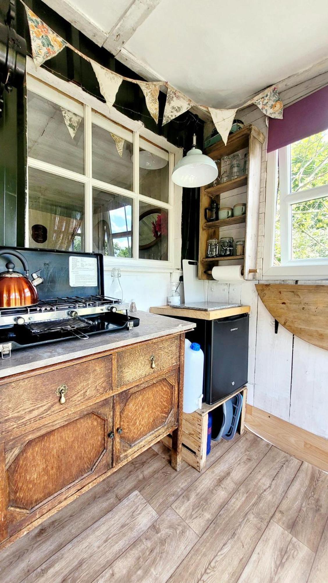 Treguth Glamping Unique Experience - Themed Huts Hotell Saint Day Exteriör bild