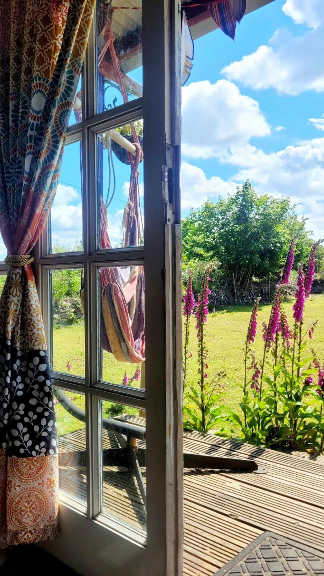 Treguth Glamping Unique Experience - Themed Huts Hotell Saint Day Exteriör bild